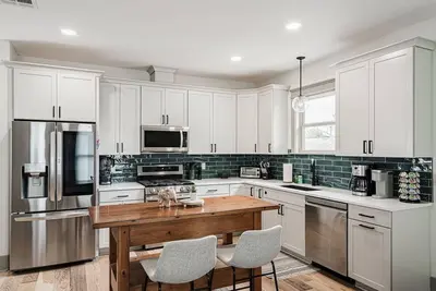 Image de Gorgeous Newer Construction Home in Mid-City Nola
