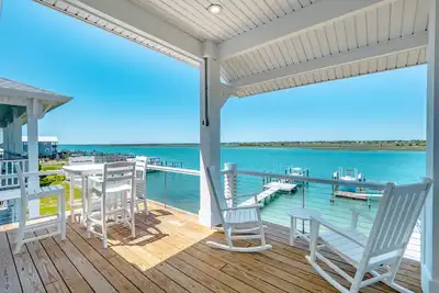 Image de Channel 6 | Soundfront + Dock, Close to Beach!