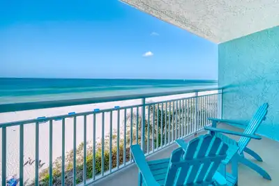 Image de Direct Beachfront! Swimming Pool! (Balcony Closed See Remarks Under About)