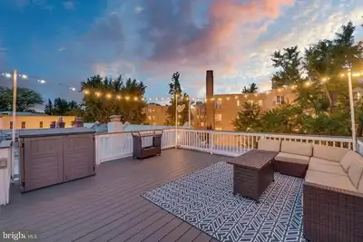 Image de Dc Rowhome + Huge Roofdeck & Parking ✲ 4br - 3. 5ba