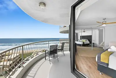 Image de Spacious Beachfront 2-Bed with Stunning Oceanview
