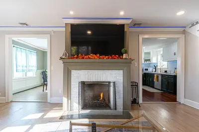 Image de Remodeled 3 Bedroom home in the heart of Stamford
