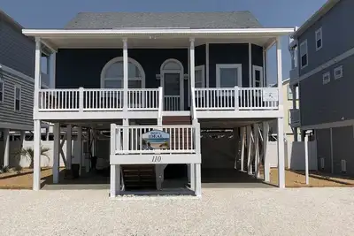 Image de Pet friendly Beach House with a Heated Pool.