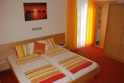 Image de Family room - connecting door 2 floor with balcony - Pension Agnes