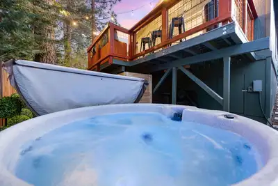 Image de Charming 2bed Cabin w\/ Hot tub &Ev\/Tesla Charging Plug