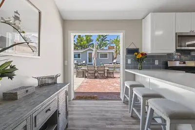 Image de Maison entièrement rénovée dans le quartier des lanternes avec un emplacement idéal!