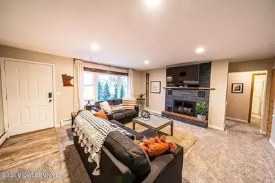 Image de Lakefront Condo, 2 bedroom, with Dock & Private Patio! Walk to Restaurants!