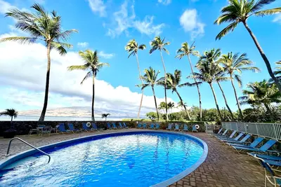 Image de Great Location & Oceanview! Steps to the Beach, King Bed, Pool, Split Ac