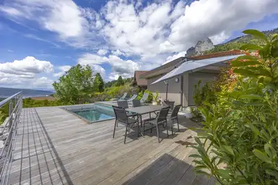 Image de Ubac Apartment with Pool, Lake and Mountain Views