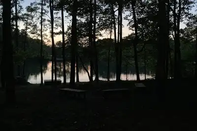 Image de Uncork, Unwind, Relax @ this Family & pet Friendly Lake Home #1