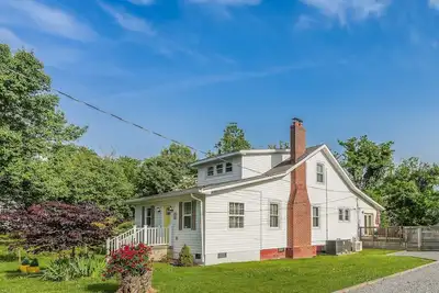 Recently Renovated 4br 3ba Home