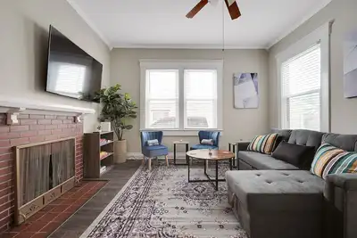 Image de Stylish Jeffersonville Home - Mins from Louisville