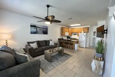 Image de Cheerful 3 bedroom townhome Pool! Beach! Fun!
