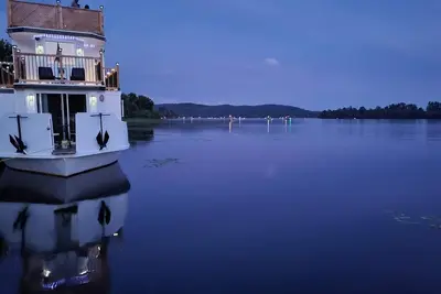 Image de Houseboat Cottage