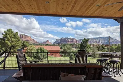 Image de Sedona Glam Farmhouse with Red Rock View