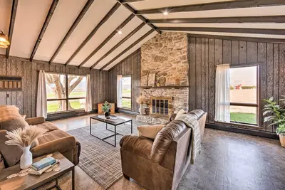 Image de Quiet Elizabethville Home w/ Fire Pit + Views