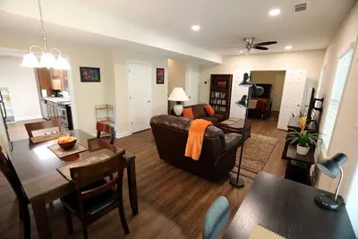 Image de Unique One Bedroom Apartment with Dock on Lake Allatoona!