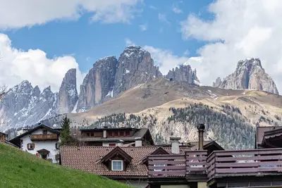 Image de Studio \"Cesa de Poldo Monolocale\" avec vue sur la montagne et balcon