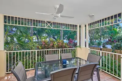 Image de 3 Bedroom Beachfront Apartment with ocean views