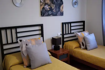 Image de Beautiful ground floor with direct access to the community pool