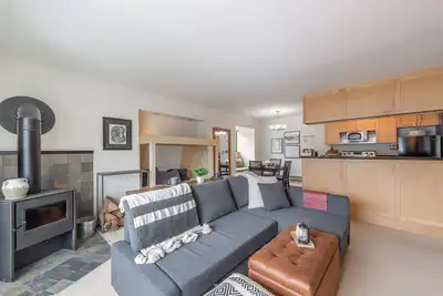 Image de New - Palisades Tahoe Condo - Under the Tram!