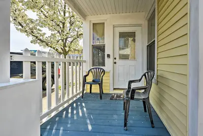 Image de Wildwood Apartment - Porch & Enclosed Sunroom!