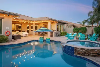 Image de Azalea Palms: Luxe Home, Putt, Pool, Spa, Firepit