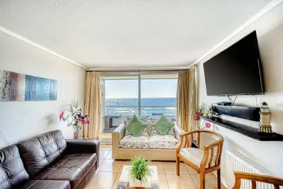 Image de Ocean Bright 2br W\/ View, Wifi, Parking & Pool
