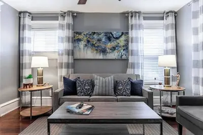 Image de Beautiful Restored Duplex In Kansas City! 13&14 v2