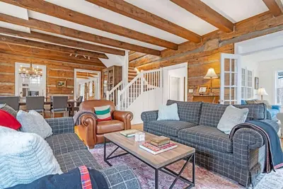 Image de Malcom Cottage · Stunning 6 Bedroom Chalet In Beaver Valley!