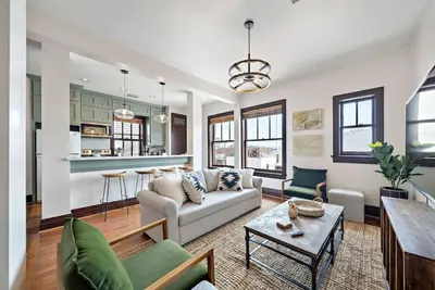 Image de Stylish Historic Loft, 3 Blocks to The Strand