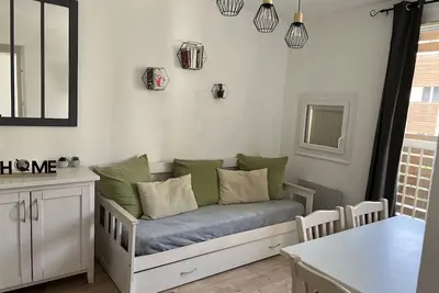 Image de Appart. 2+2 personnes Ă l'Ie d'Or avec piscine