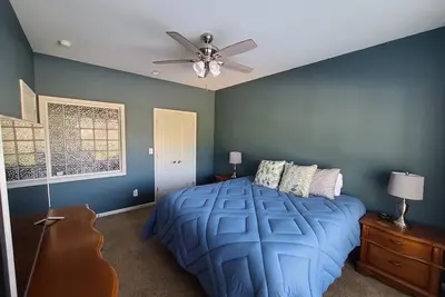 Image de Lake front condo with pools