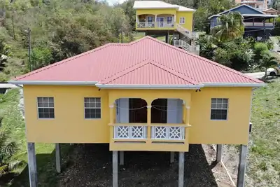 Image de Beautiful villa, 4 bdrm, 5 bed, sleeps 8, ocean view & 5 min's from 2 beaches.