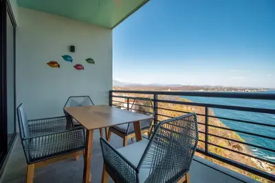 Image de Oceanfront Luxury with Amenities