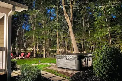 Image de Cozy Cottage w/ Hot Tub! — Family Friendly
