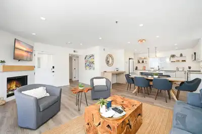 Image de 4 bedroom Renovated Home on Balboa Island