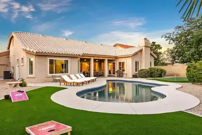 Image de Shadow Mountain Retreat- Perfect location, Pool, Games, & Hiker's retreat