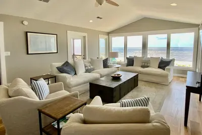 Image de Endless Summer Beachfront! 4 bd \/ 3 bathroom