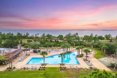 Image de Mystic Pearl-Resort Pool-King Beds-Fast Wifi-Games-4mins To Beach-Sleeps 20