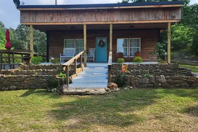 Image de Unique Farmhouse Modern Country Cabin