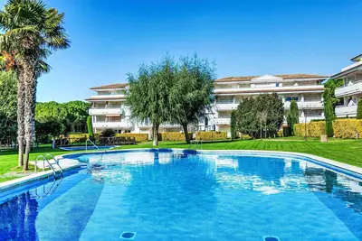 Confortable appartement pour 4 personnes avec piscine, Wifi, Tv, terrasse et parking