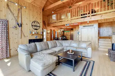Image de Mountain view home with WiFi, firepit, & fireplace - direct access to Vast trail