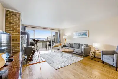 Image de Bayfront retreat with water views, WiFi, washer\/dryer, & pool access