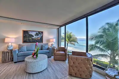 Image de Whale & Sunset Views: Oceanfront Lahaina Condo