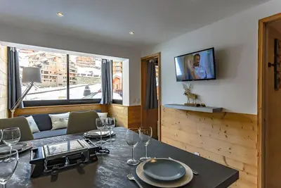 Image de appartement 4 personnes, très cosy et fonctionnel, 2 chambres séparées, vue montagne, exposé nord, départ ski aux pieds