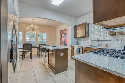Image de Elegant Art Deco Home designed with you in mind
