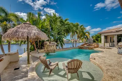 Image de Villa Dolphin´s Surf, upscale, water view, gym, pool/hot tub, boaters dream