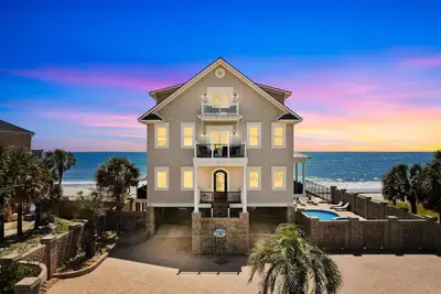 Image de Sea Something Beautiful 6 Bedrooms Oceanfront