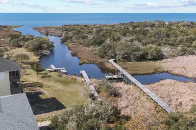 Image de Summer Savings - Canalfront Dog Friendly Home with Elevator & Private Boat Dock
